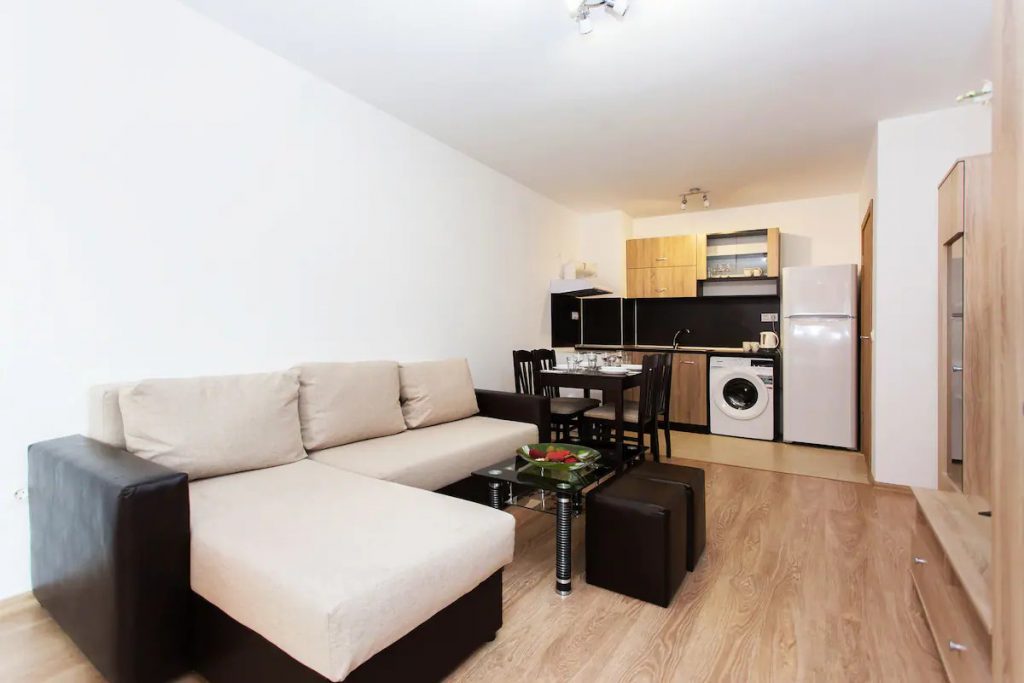 Central One-Bedroom Apartment with Parking