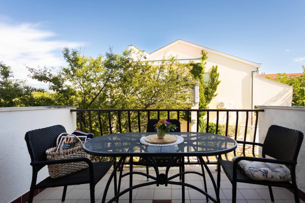Poolside Stone 1-Bedroom Suite - Zrce Beach