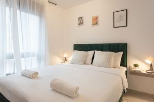 Tresnjevka - Modern 2 BDR City Residence with Free Parking