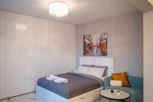 Luxury Studio in Top Center