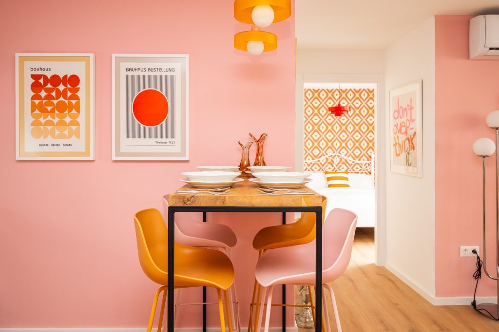 City Center - Colorful 3BDR Apartment