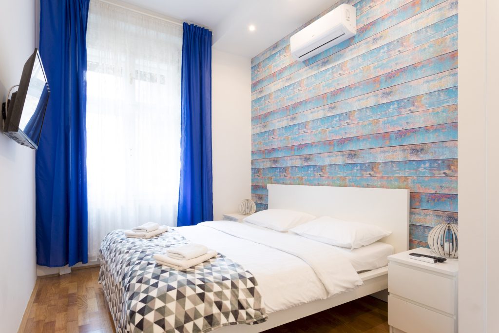  Bright and Spacious Apartment in the City CENTER!